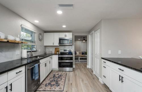 Pool home with large fenced yard - Foto 11