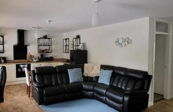 Cathedral View Apartment Derry - Photo 4