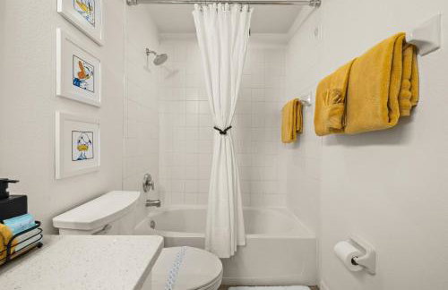 654- Newly Renovated Fabulous 4-Bedroom Pool Home in Watersong Resort, Game Room, Theater Room and More - Foto 22