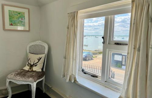 Cosy Coastal 2-Bedroom Cottage with Hot Tub and Log Burner - Foto 13