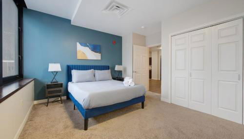 Upscale Charm PRIME LOCATION 7TH FLOOR SWEEPING CITY VIEWS FAST WIFI 24-7 Gym Lounge Roku - Foto 5