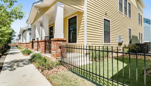 Downtown home with WiFi, central AC, furnished rooftop deck, and full kitchen - Foto 2