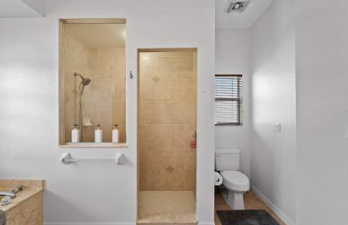 Tranquil & Spacious Family Retreat Swimming Pool - Foto 24