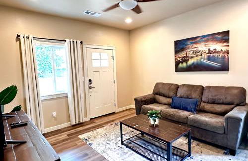 Charming 2BR Cottage Near Freeway-Cul-de-sac - Foto 10