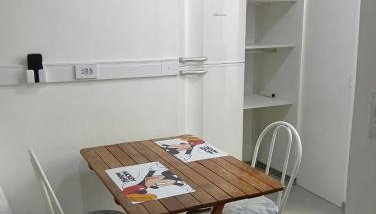 Studio Mobiliado-Quintal - Ar Cond - Ótima Localização - Foto 5