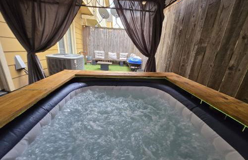 Galleria Comfort 3BR King Bed Private Jacuzzi and Garage - Foto 4