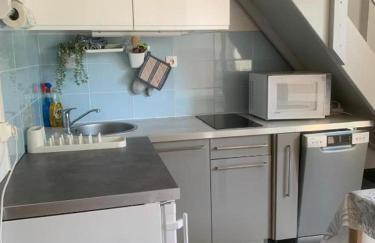 Cottage cosy avec jardin, piscine et parking - Foto 13