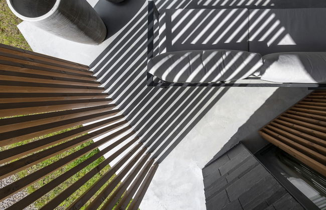 The Lake. Unique Waterfront Villa - Photo 16