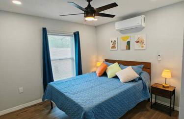 Lovely unit central location - Photo 2