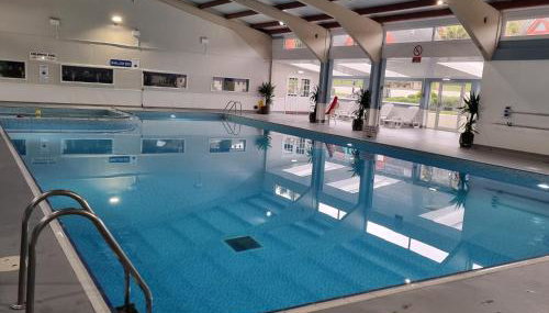 Chalet Brightstone Kingsdown Cliffs location with indoor pool, tennis court, mini-golf short walk to beach and 3 great local pubs - Foto 2