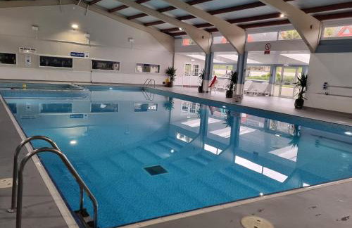 Chalet Brightstone Kingsdown Cliffs location with indoor pool, tennis court, mini-golf short walk to beach and 3 great local pubs - Foto 2