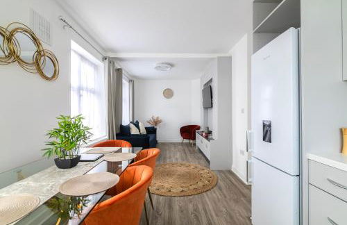 Modern Flat with Parking, 5 Mins to Tube - Photo 18