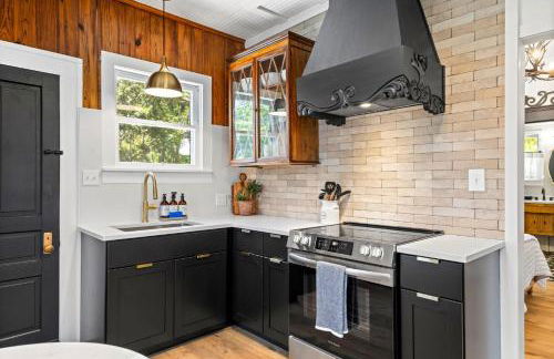 Cozy Cottage in the Heart of Johnson City - Foto 12