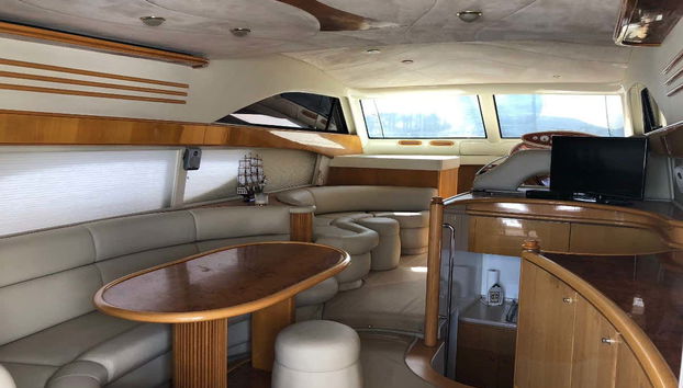 Miami Private Yacht Ride - Photo 2