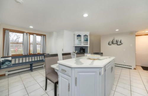 Waterfront Sodus Gem, Dock Game Loft Bay View - Foto 4