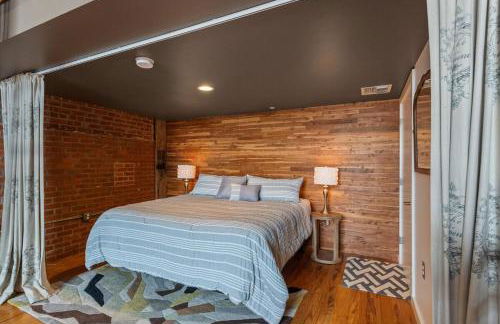 Industrial Modern Loft in Downtown Lafayette - Foto 8
