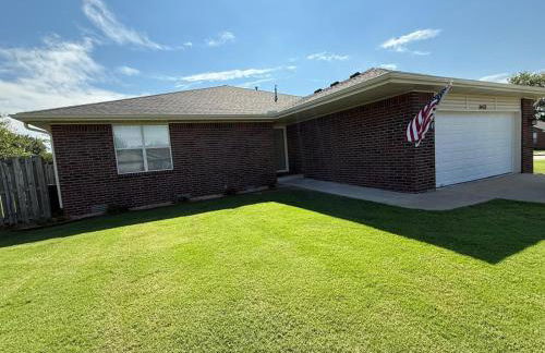 Family Fun! Sleeps 8, King Bed, 2 Queens, and Sofa Bed, Games - in Rogers - Foto 51