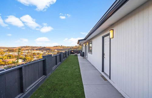 Dog-Friendly House with Hot Tub, AC, Game Room - Photo 60