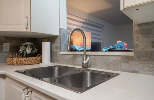 Home With Heated Pool Near Beaches - Foto 17