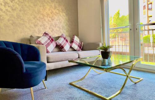 Stylish City Apartment with Free Parking near Town - Foto 11