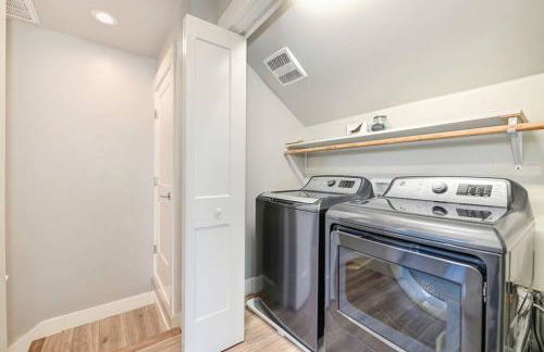 Cozy Two-Story Cottage Near Historic Folsom! - Foto 30