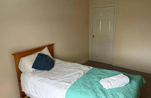 Tranquil Wolves Retreat with 4 Bedrooms - Foto 13