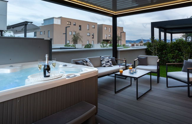 Shell Luxury Residences - Photo 49