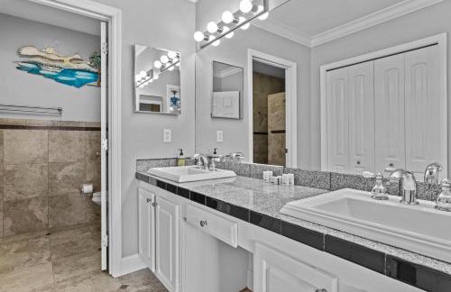 NEW!Paradise PalmsDockPoolKayaks GrillView! - Foto 25