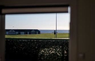 Sea View Luxury Apartment 3 bedrooms Free Parking - By Coast Apartments - Photo 18