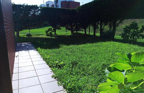 Bajo con jardín privado - Foto 7