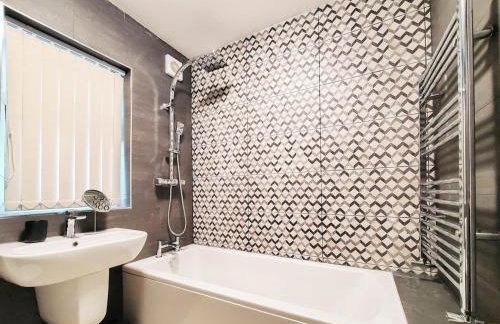 Spacious 3 Bedroom Home - Near Nec, Birmingham Airport & Solihull - Foto 7