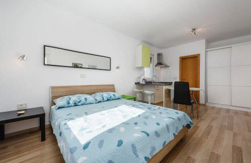 Lichtdurchflutetes Studio-Apartment nur 500 Meter zum Strand mit Grillbereich - Foto 8