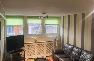 "Snooze Central" - City Centre Apartments above Victoria Centre Shopping Centre with full Kitchen in Milton Street - up to 4 Beds - most Central Location next to the Hilton Hotel - Outdoor Parking for Cars or Vans five pounds a day - Sunday 1pm Check-Out - Photo 52