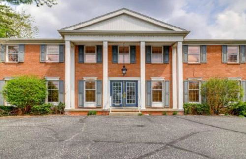 Spacious 2BR Apartment near Toledo, Sylvania & MI - Photo 2