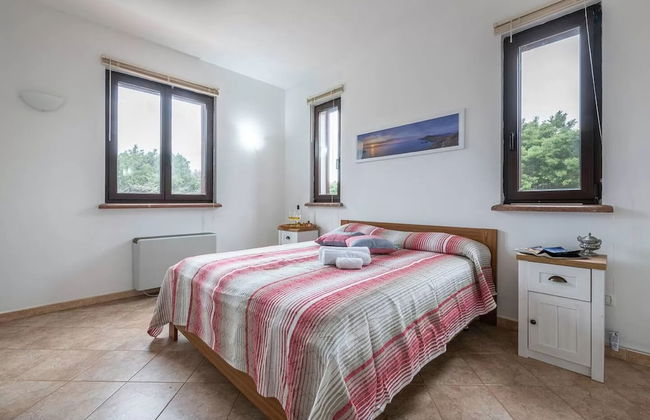 Amazing Detached Villa for 8 Guests Near Stintino - Photo 2