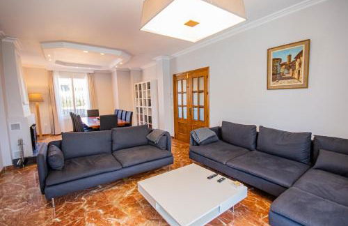 Cubo's Villa Yedra Guadalmar - Photo 15