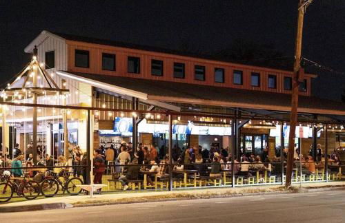 Southtown Downtown Home Walk to Riverwalk - Foto 5