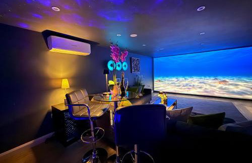 Sunridge Fishing Lodge with Hot Tub & Giant Cinema - Foto 6