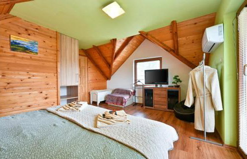 Amazing Home In Pustodol With Sauna - Photo 26