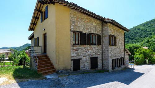 Lovely Apartment In Montemonaco - Foto 2