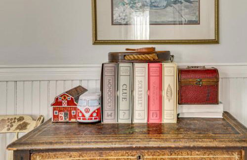 Easy Beach Access! Classic New London Charmer - Foto 8