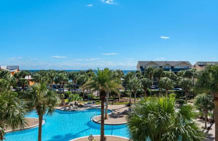 Spacious 2BR Condo w/ Partial Gulf Views, Pool, Across the Street From Beach! - Foto 12