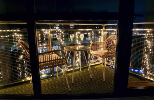 Stylish 2-Bed Apartment, Free Parking, Walk to Hospital & Uni - Foto 6