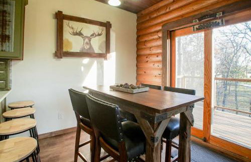 15 Mins to U of A - Pool & Hot Tub - Foto 26