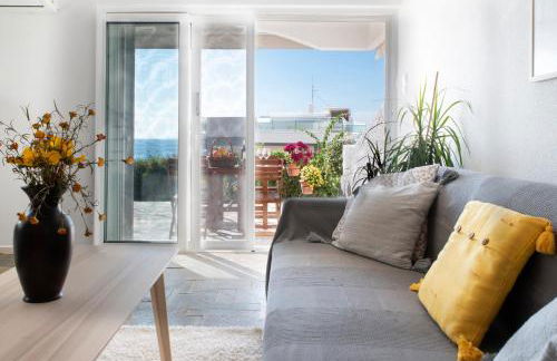 Panoramic Seaview Maisonette with Garden - Photo 2