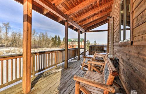 Off The Beaten Path Cabin with Mtn Views and Hot Tub - Foto 1