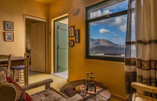 The Lookout in Mirsini - Roof Terrace - AC - WIFI - Foto 22