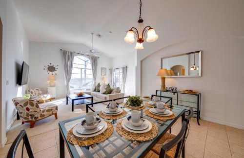 630- 3 Bedroom South facing Home with Pool Drenched in Florida Sunshine Perfect for Families - Foto 3