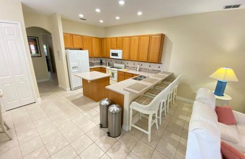 Spacious Family Escape 2 Masters Pool Hot Tub Pool Table & BBQ - 2 Miles Disney - Foto 28