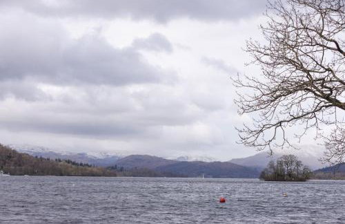 The Lake House - Quiet, Dog Friendly, By the Lake, Free Parking - Photo 23